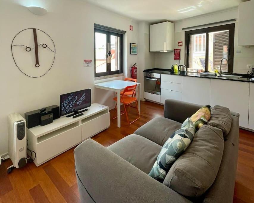 Apartment Cardal Terrace 30486Al & Cardal Studio 49618Al Lissabon
